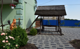 Приватна садиба Тихий дворик