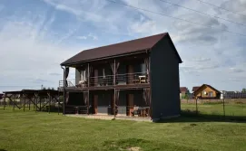 Приватна садиба Grey House