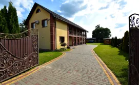 Приватна садиба Лілія