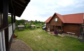 Котедж Європейська 66