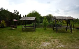 Котедж Європейська 66