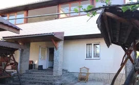 Приватна садиба У Толіка