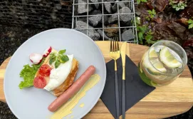 Гостинний двір Sandal