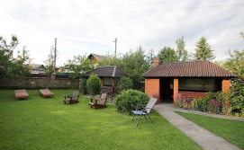 Приватна садиба Затишок в Карпатах - територія