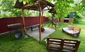 Приватна садиба Затишний куточок