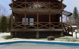 будиночок з сауною та спальними місцями