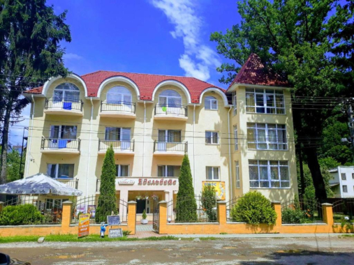 Готелі