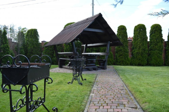 Котедж з басейном - альтанки з мангалами