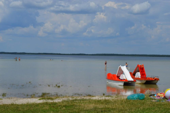 Пляж на озері Світязь