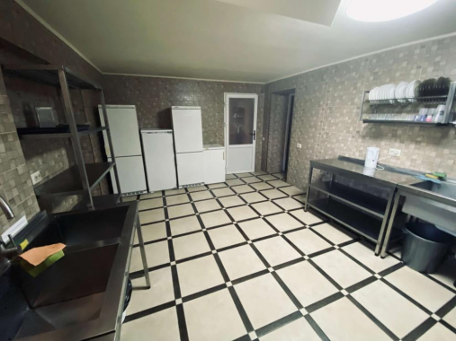 Кухня на базі відпочинку 4 сезони