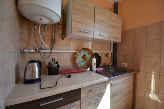 Тримісний зі зручностями Тримісний зі зручностями