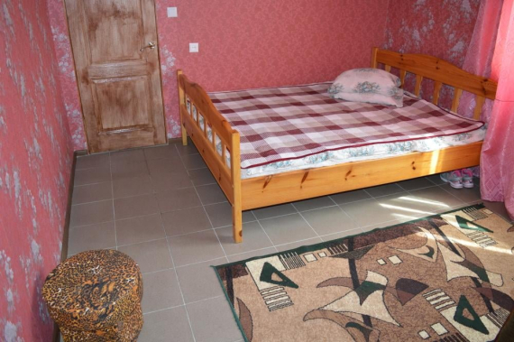 Тримісний зі зручностями Тримісний зі зручностями