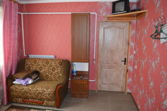 Тримісний зі зручностями Тримісний зі зручностями