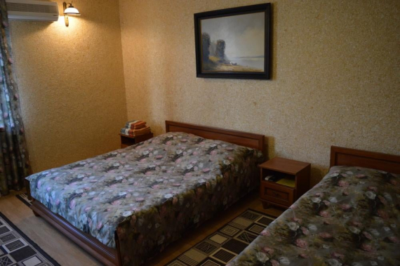 Тримісний Тримісний