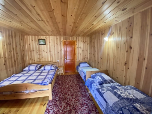 Чотиримісний Чотиримісний