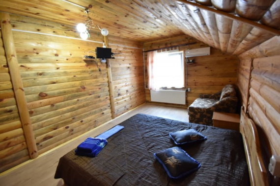 Окремий будинок на 4 людини Окремий будинок на 4 людини