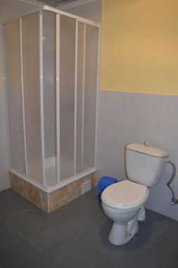 Тримісний Тримісний