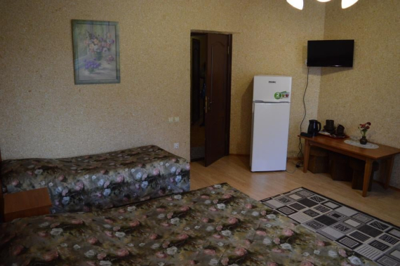 Тримісний Тримісний