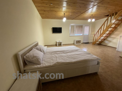 Четырехместный двоповерховий номер Четырехместный двоповерховий номер