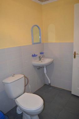 Тримісний Тримісний