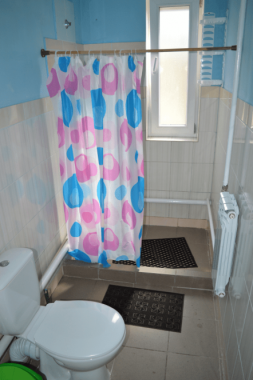 Тримісний зі зручностями Тримісний зі зручностями