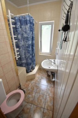 Окремий будинок на 4 людини Окремий будинок на 4 людини