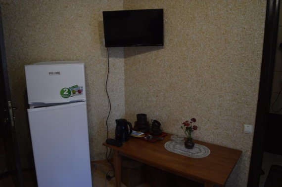 Тримісний Тримісний