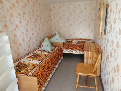 Тримісний Тримісний