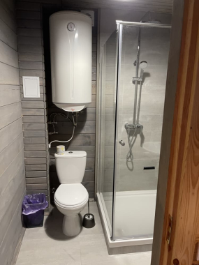 Тримісний Тримісний