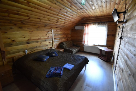 Окремий будинок на 4 людини Окремий будинок на 4 людини