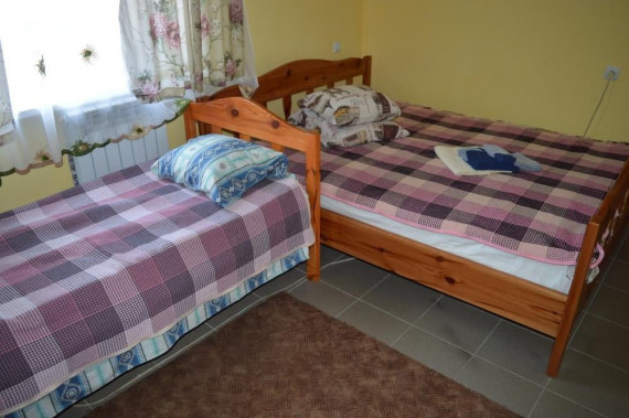 Тримісний зі зручностями Тримісний зі зручностями