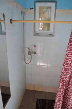 Чотиримісний економ Чотиримісний економ