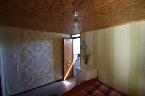 Окремий будинок на 4 людини<br />зі зручностями Окремий будинок на 4 людинизі зручностями