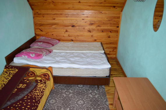 Тримісний Тримісний