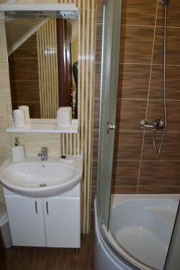 Чотиримісний Чотиримісний