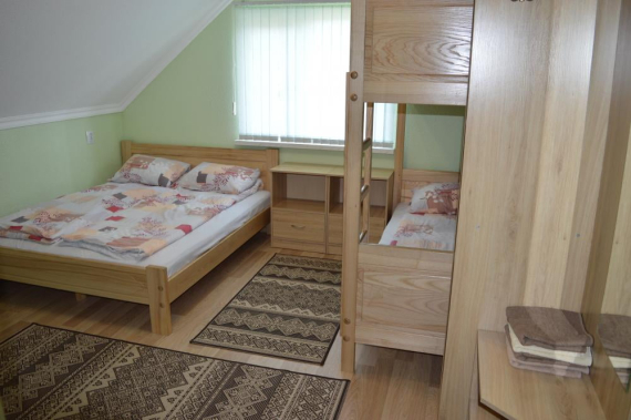 Чотиримісний Чотиримісний