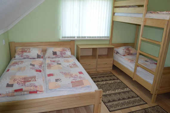 Чотиримісний Чотиримісний