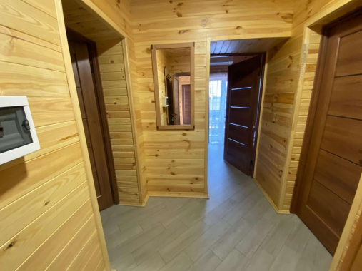 Восьмимісний Восьмимісний