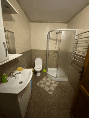 Шестимісний Шестимісний